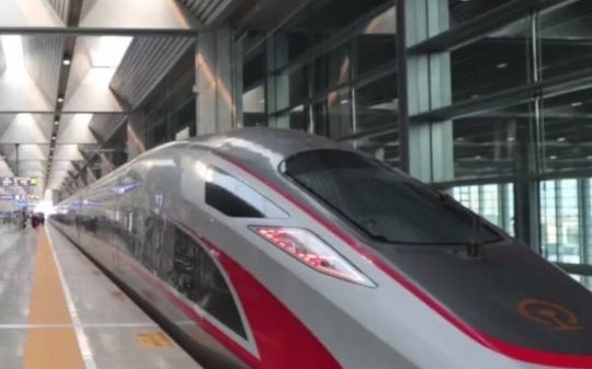 127岁的北京丰台站开门迎客，记者直击首趟始发车出发