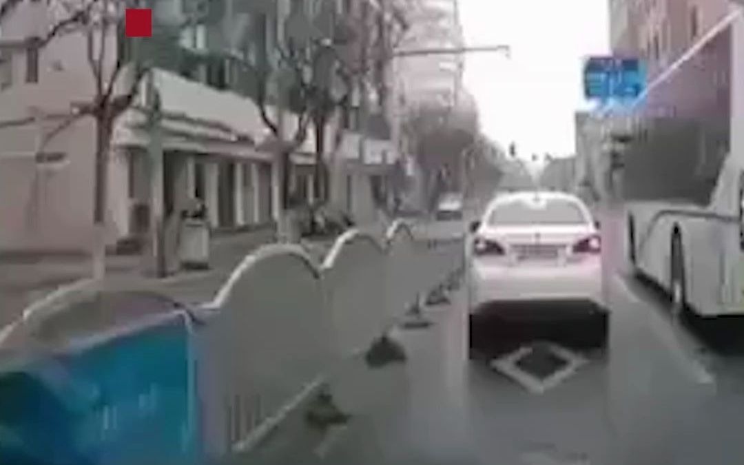 上海一小轿车撞上中学生后逃逸，肇事女驾驶员已被警方传唤调查，初步排除酒驾、毒驾嫌疑