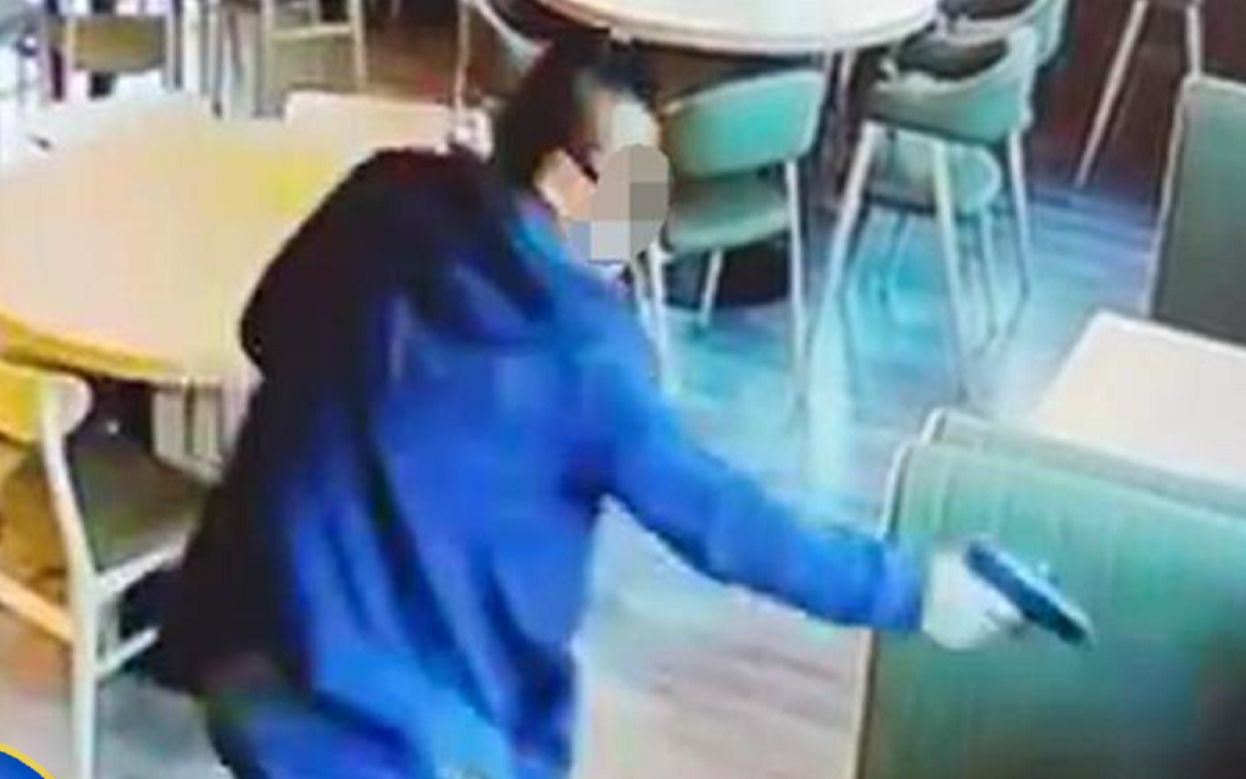 男子淡定掏枪，当场击毙一对华人男女，等20秒确认死亡后才走