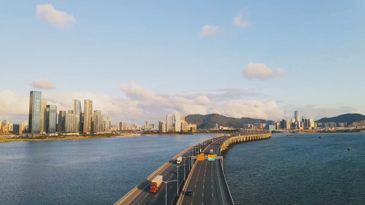 香港各界热议《前海方案》为香港发展提供新机遇