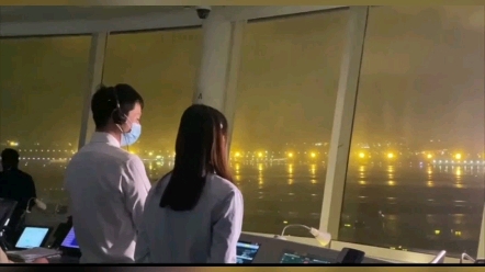 女足浦东机场落地塔台向女足致意网友：女足完全配得上！