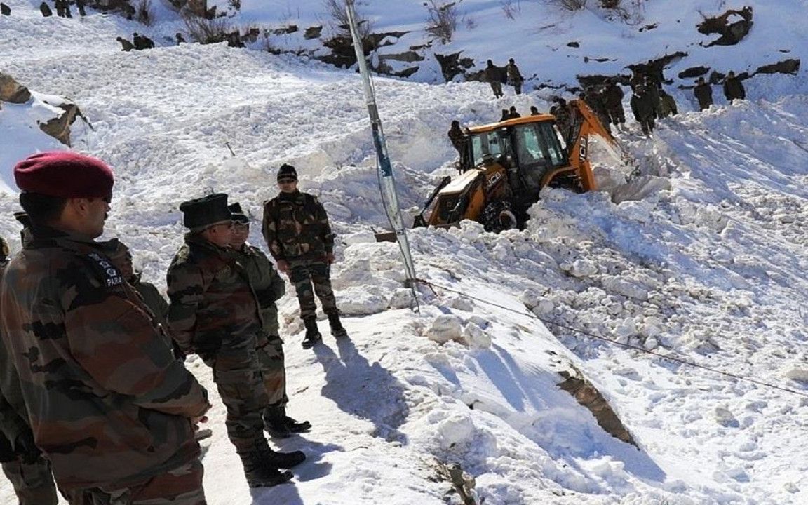 印军边境官兵惨遭活埋！整座哨所都被雪崩覆盖，比补给不足更可怕