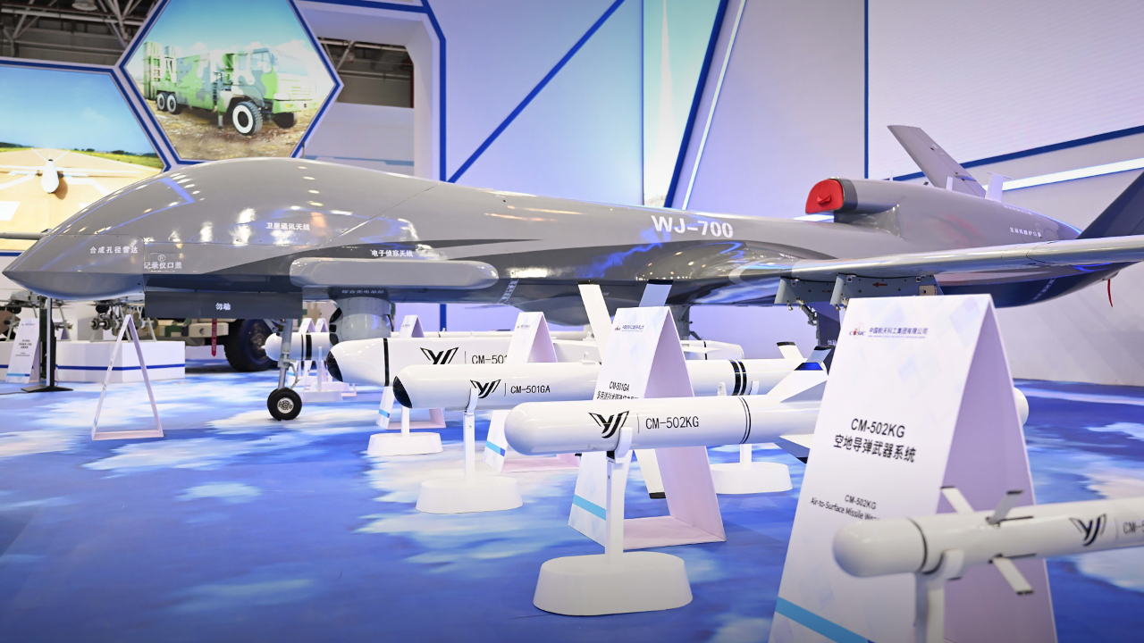 WJ-700无人机换发后再度重磅亮相！可实施编队协同作战