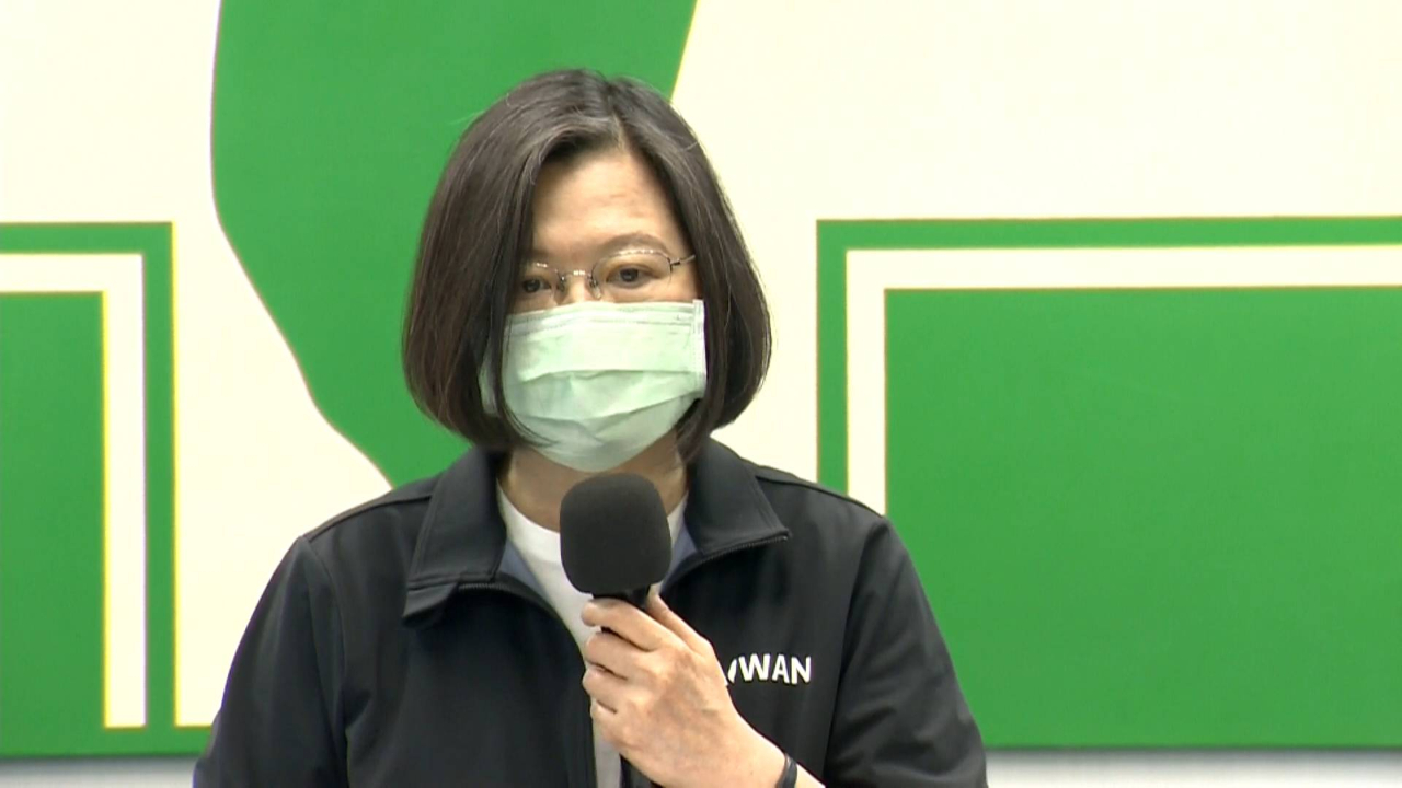 台湾防疫大破功，岛内民众人心惶惶、谣言频传