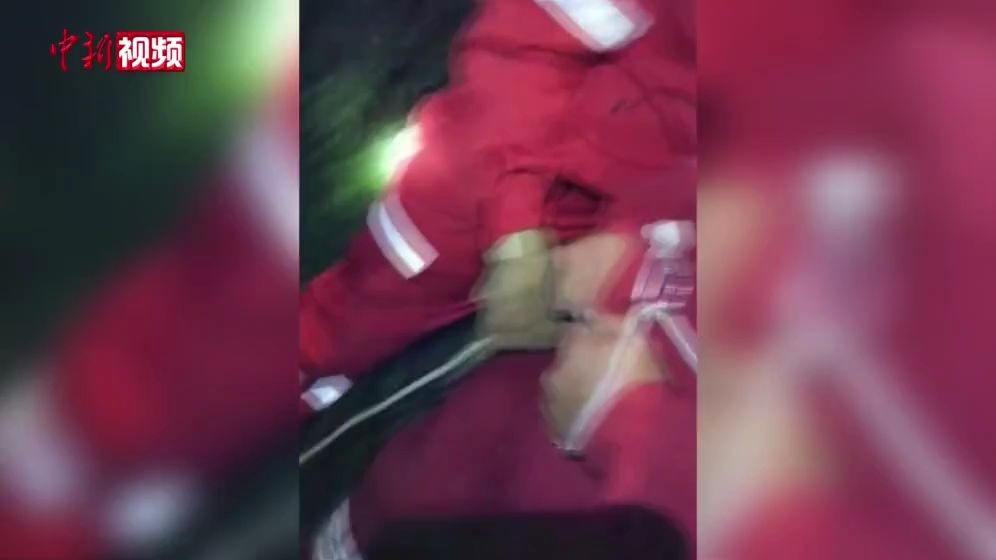 为给孩子找作文灵感 全家被困山里一夜