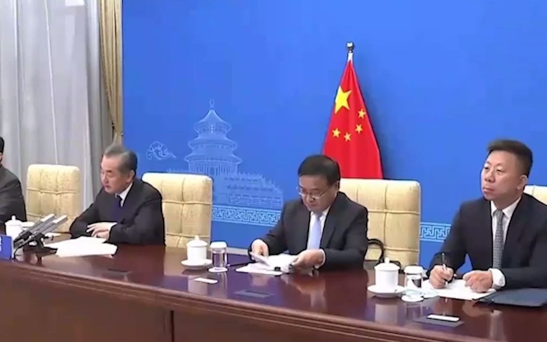 美国想避开政治问题谈气候？王毅明确表示合作不可能脱离中美关系