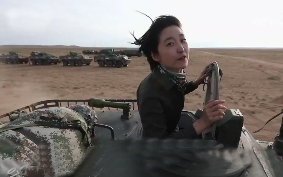 时速百公里！坐在11式轮式突击车上越野是啥体验？