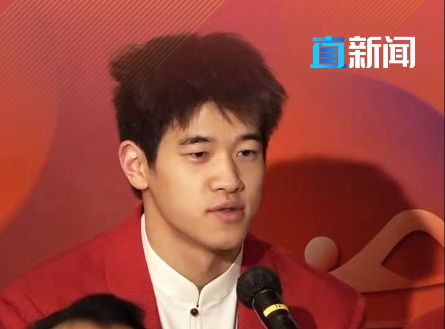 潘展乐：年轻人应该具备 不怕苦不怕累的精神特质