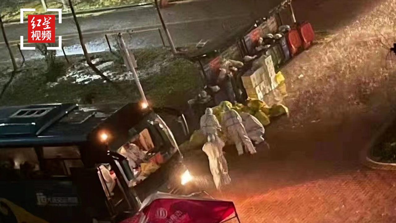 大连34名高校学生确诊新冠 志愿者深夜冒雪搬送物资