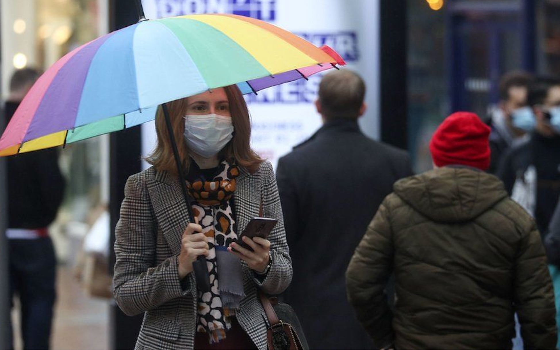 英国卫生大臣称变异毒株在英“已经失控” 欧洲多国紧急封锁航线