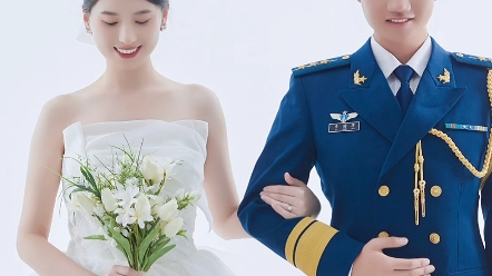 甜甜的爱情来啦，一份专属于军婚的浪漫！今日份甜度满分！#左手牵你右手敬礼 #情人节