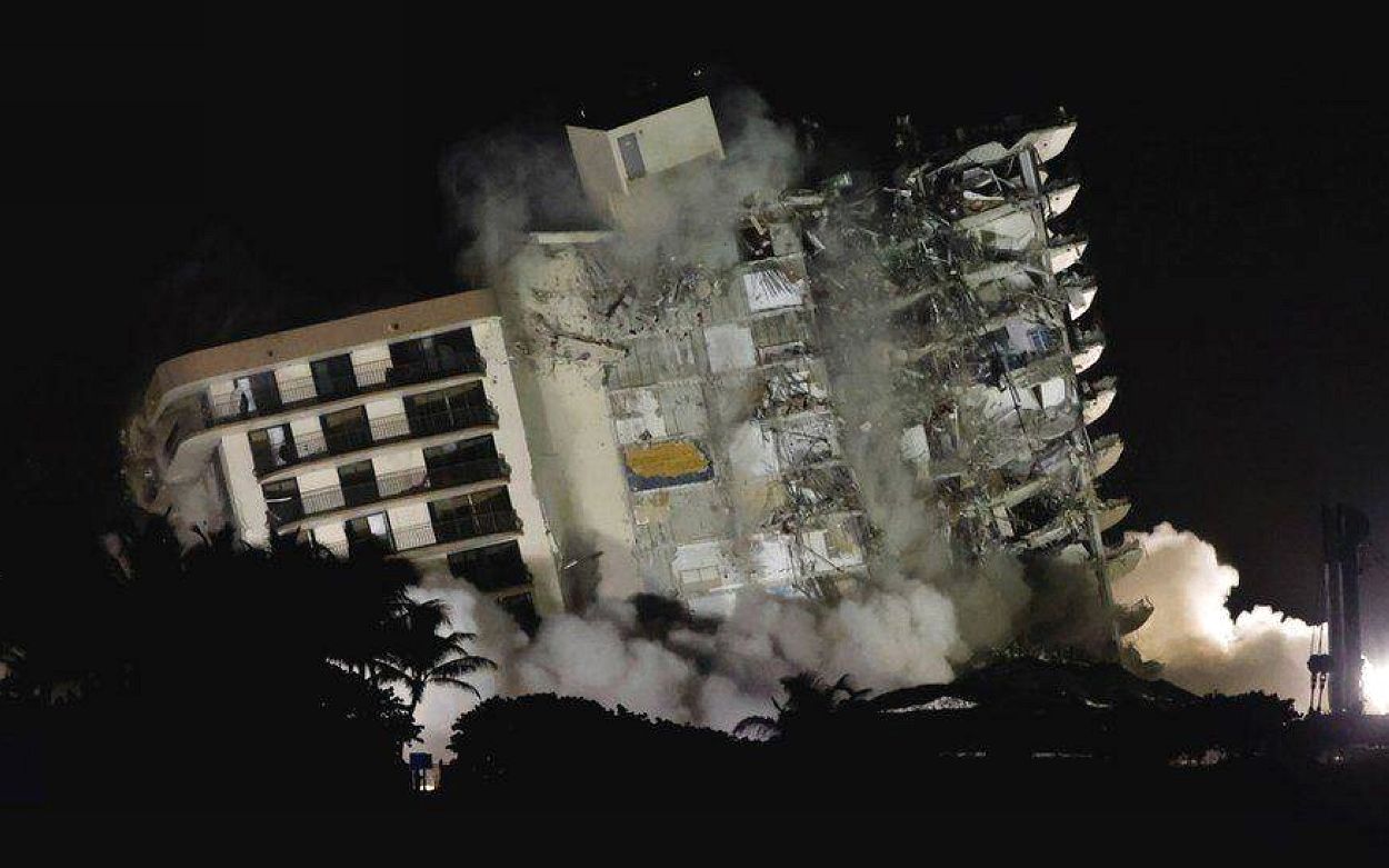 夷为平地！美国坍塌公寓大楼剩余部分被爆破，仍有121人下落不明