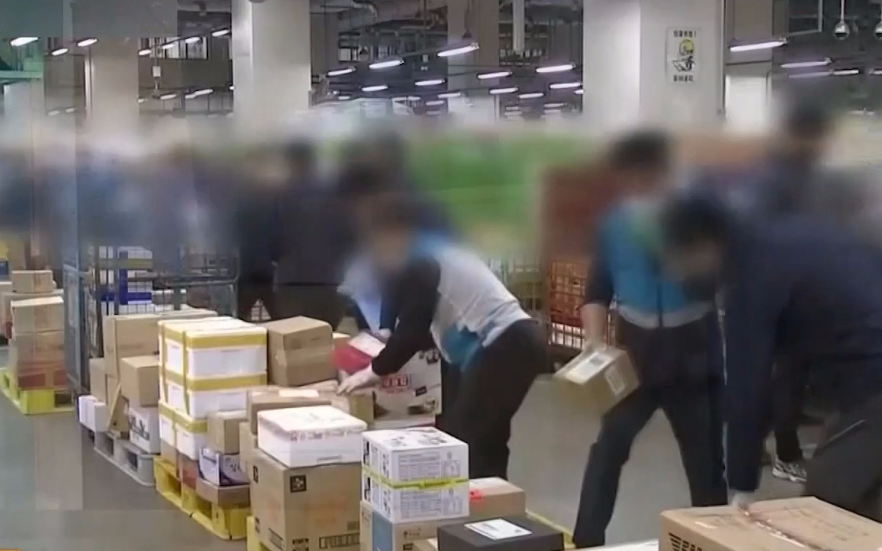 韩国又有快递员过劳死 生前每天送货400多件