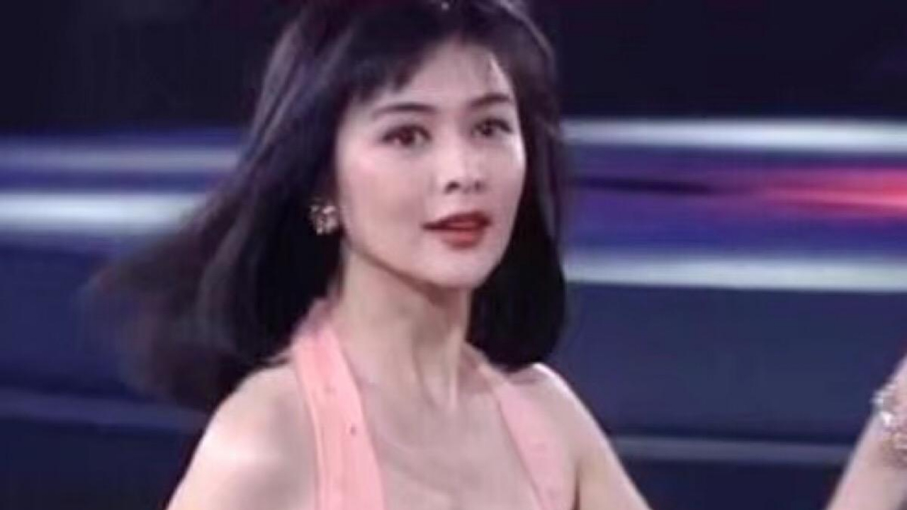 年轻时的关之琳有多美？12岁的她每年都被建议去参加选美比赛