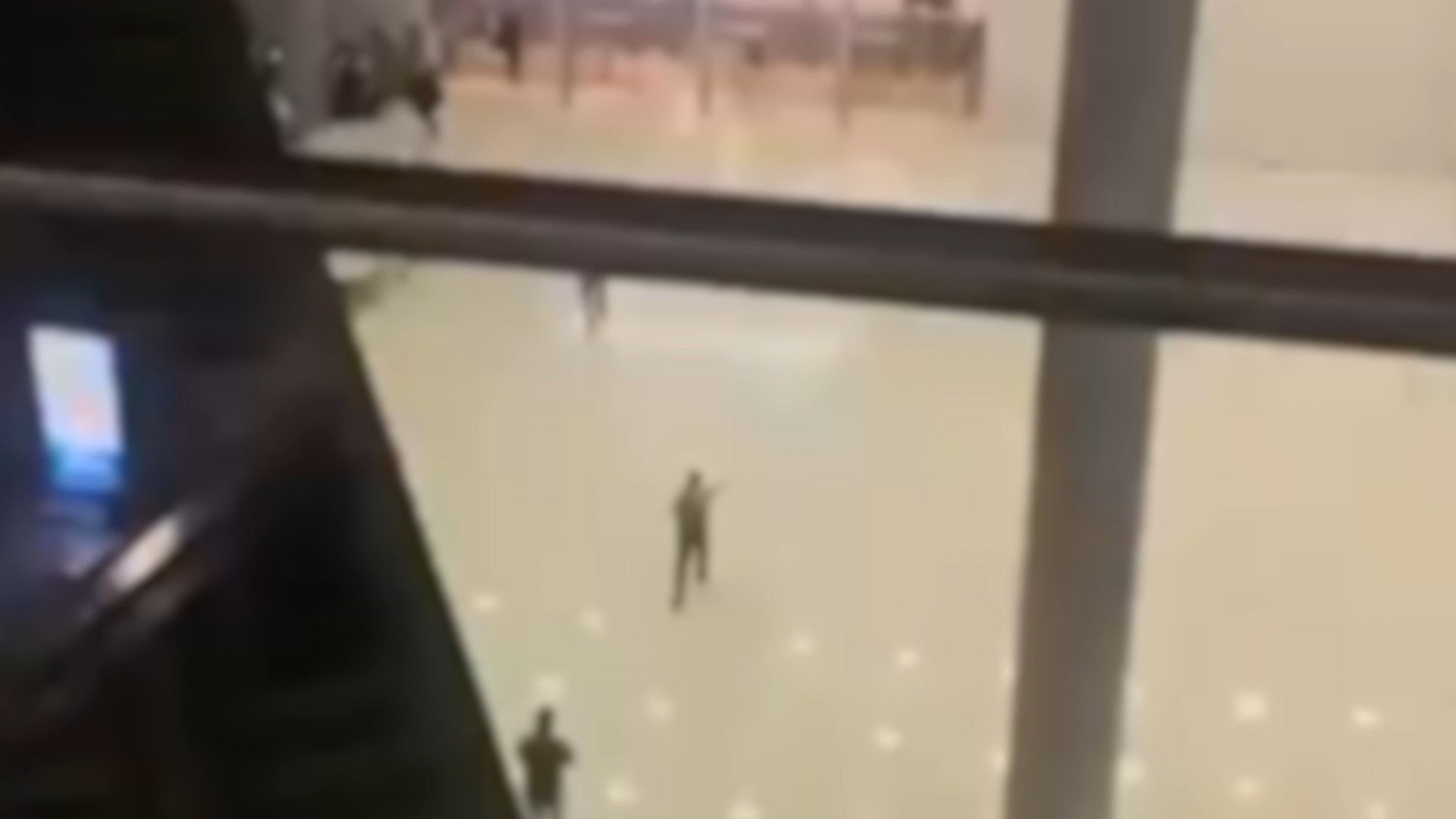 俄罗斯恐袭幸存者讲述惊魂时刻：袭击者近距离扫射、音乐厅内纵火
