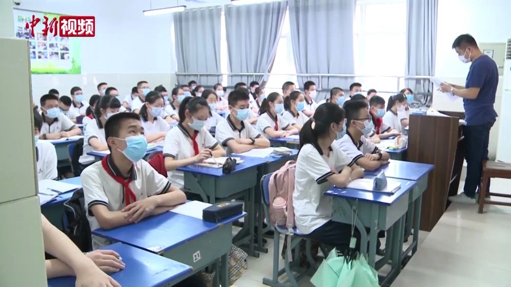 八个月没见老师同学 武汉的学生们终于要开学了！