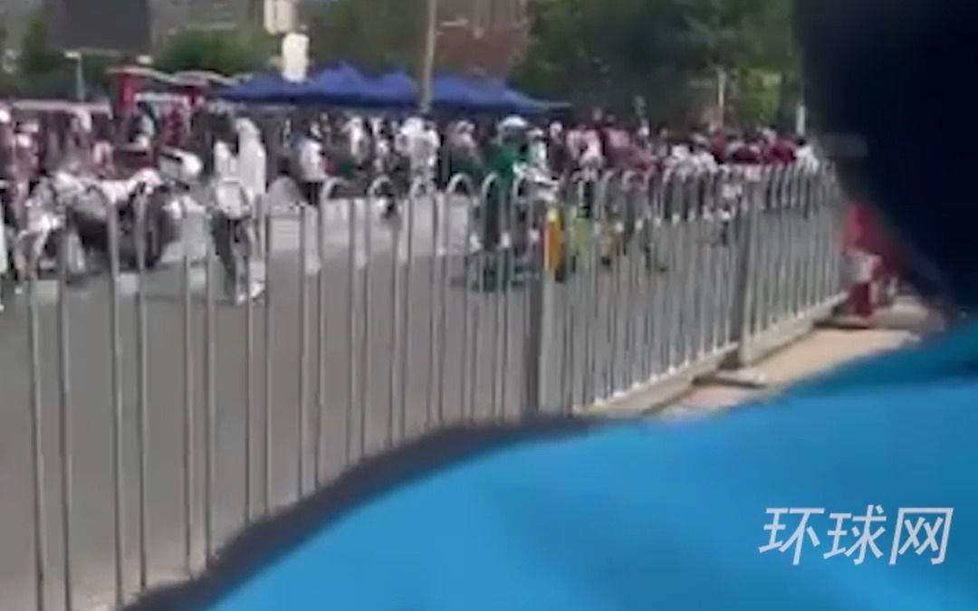 高考生睡过头打不到车，外卖小哥主动帮送到考场