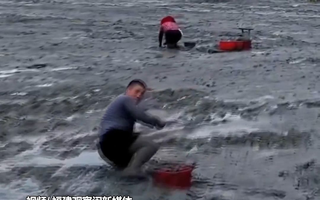 无人机在海边拍宣传片被福建沿海渔民当成“敌机”，于是...