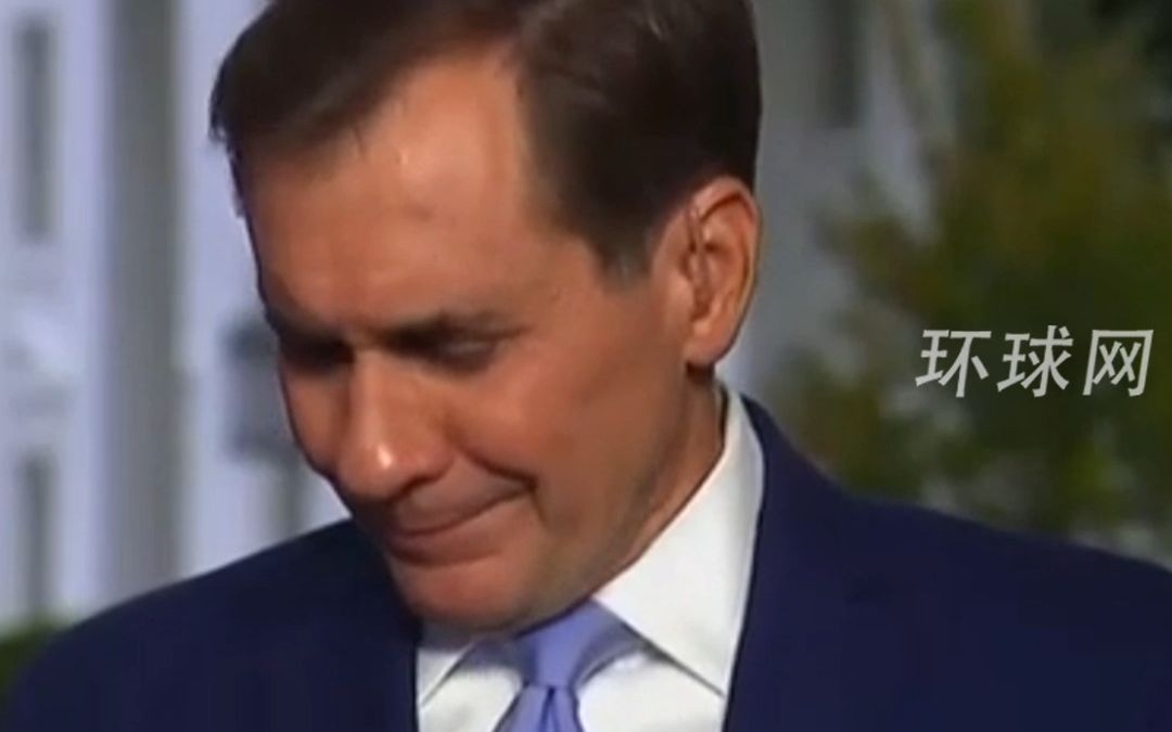 看到巴以冲突前线的画面，白宫高官在镜头前表情痛苦、哽咽失声，但没有眼泪