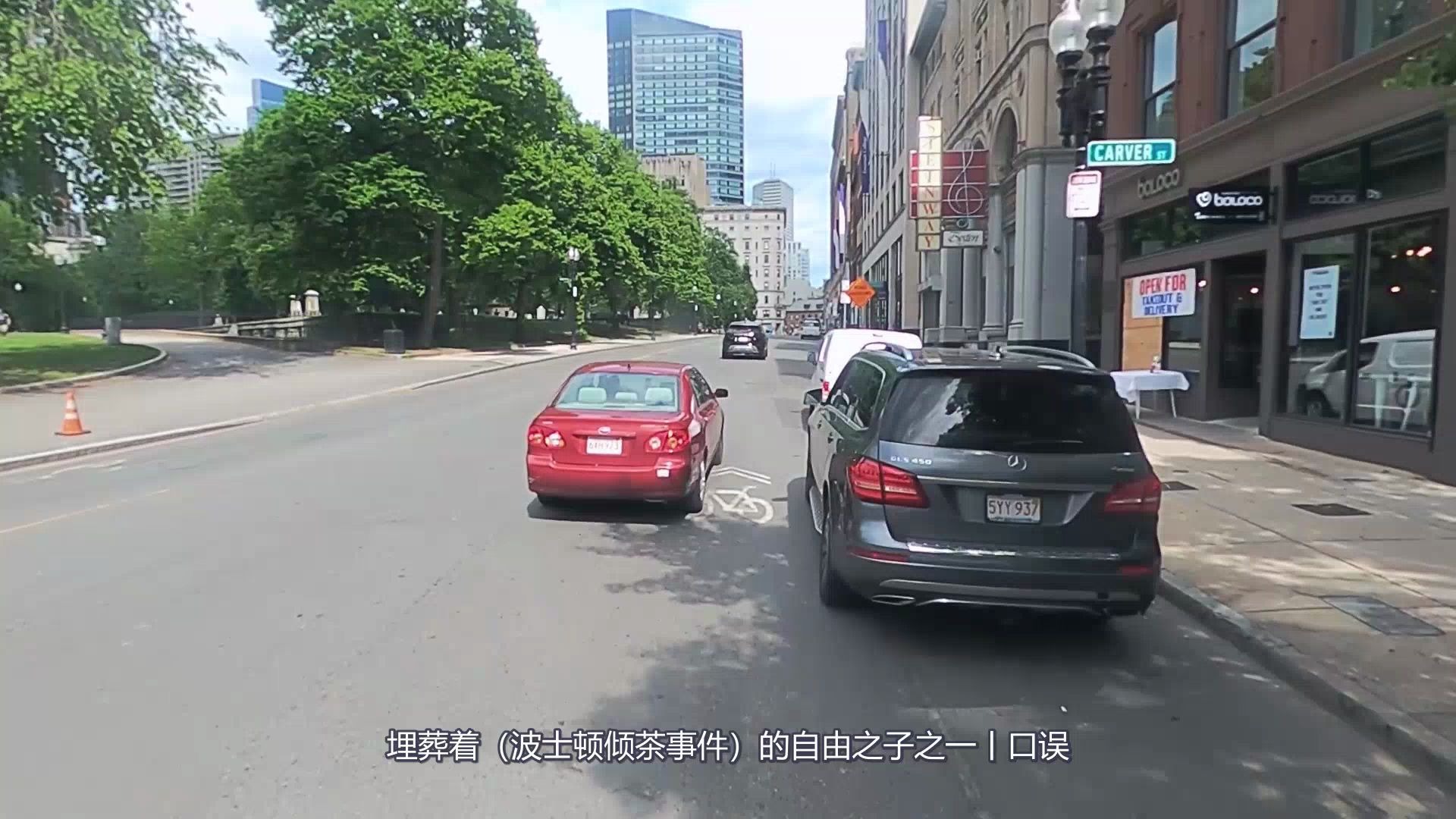 实拍：打砸抢后波士顿店铺加装木板。留下的只有混乱。