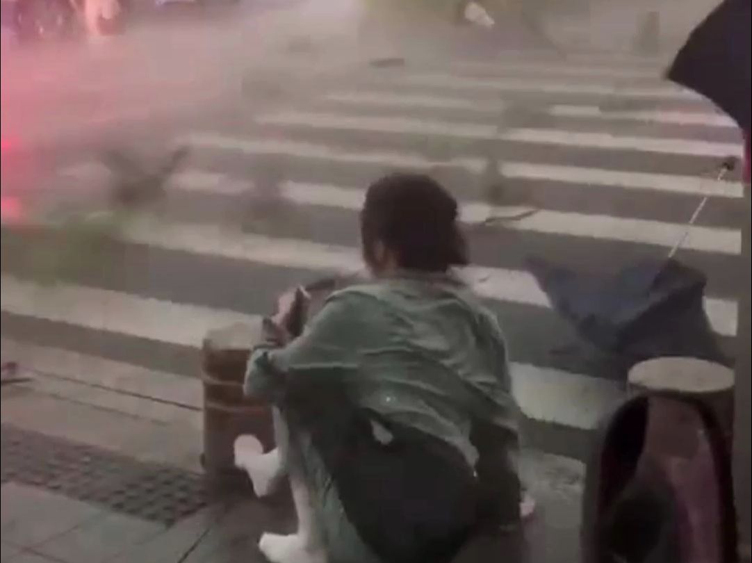 大风+雷电+冰雹，北京多预警齐发，局地阵风可达11级以上