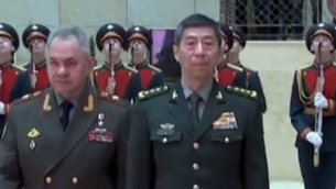 中俄两国国防部长在莫斯科举行会谈