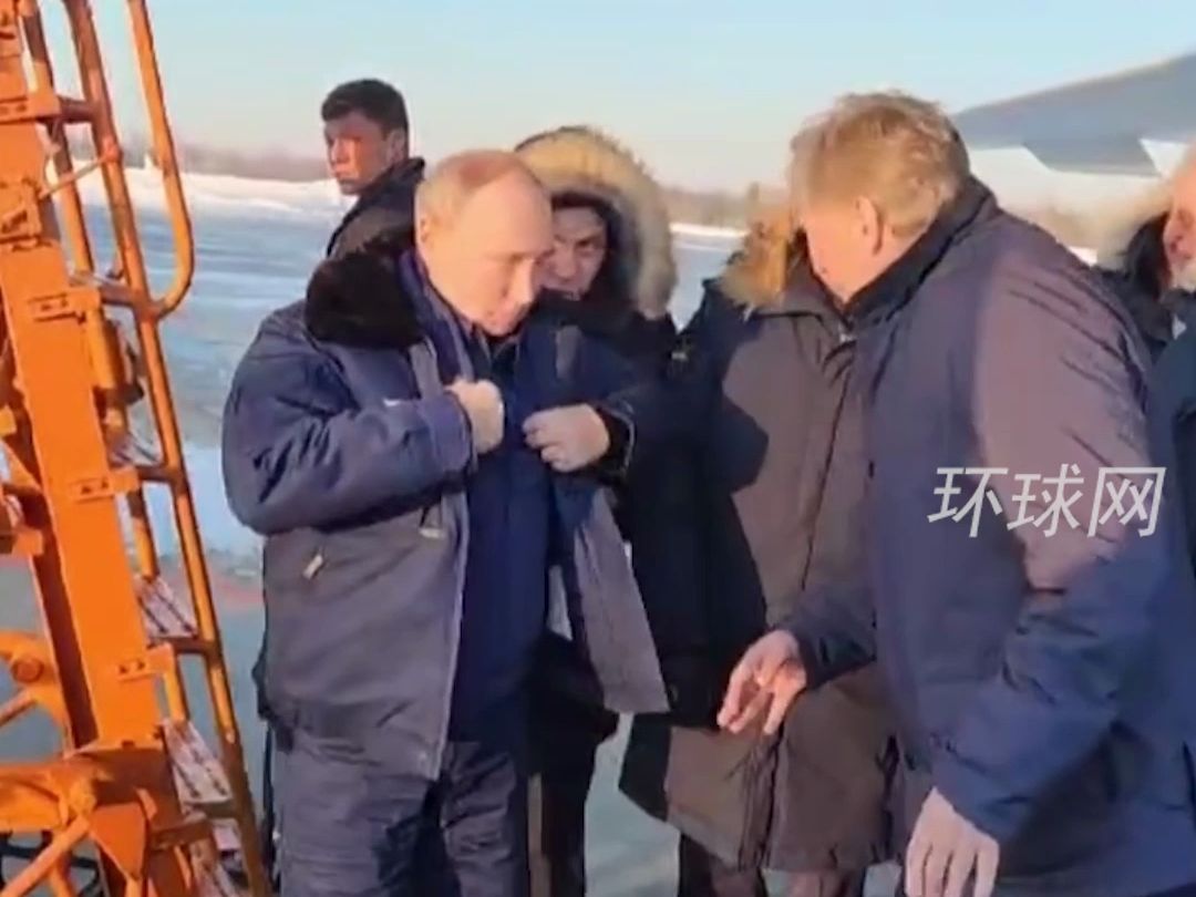 普京完成乘坐图-160M战略轰炸机，空中飞行30分钟，称飞机非常好，很可靠。