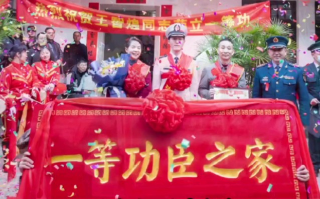 30岁的少校，一等功！颜值只是他优秀的其中之一，入伍十年，他集齐一二三等功！
