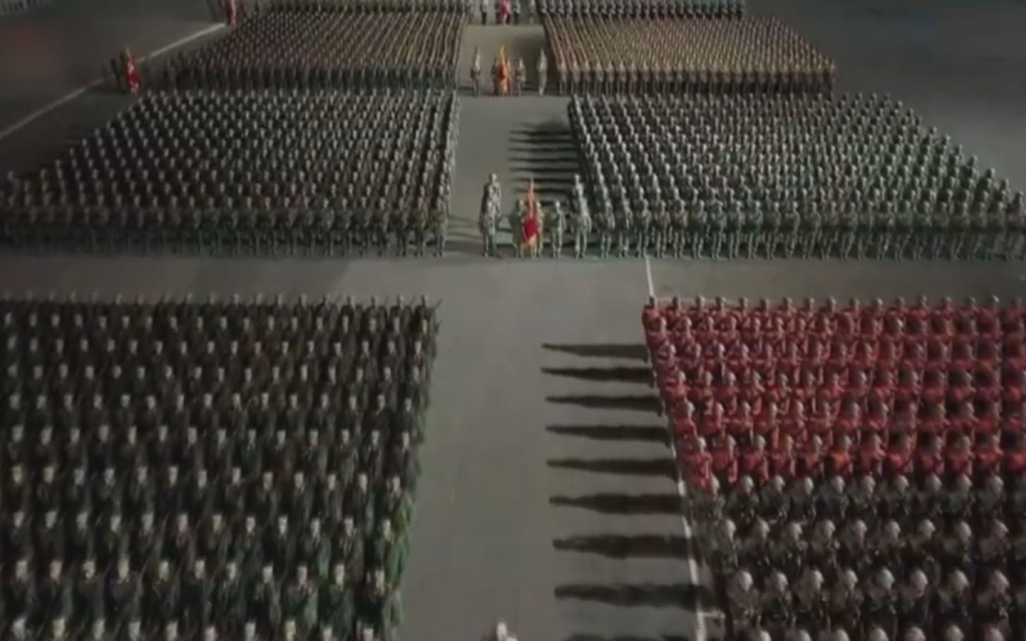 罕见！朝鲜今天凌晨阅兵，庆祝劳动党建党75周年