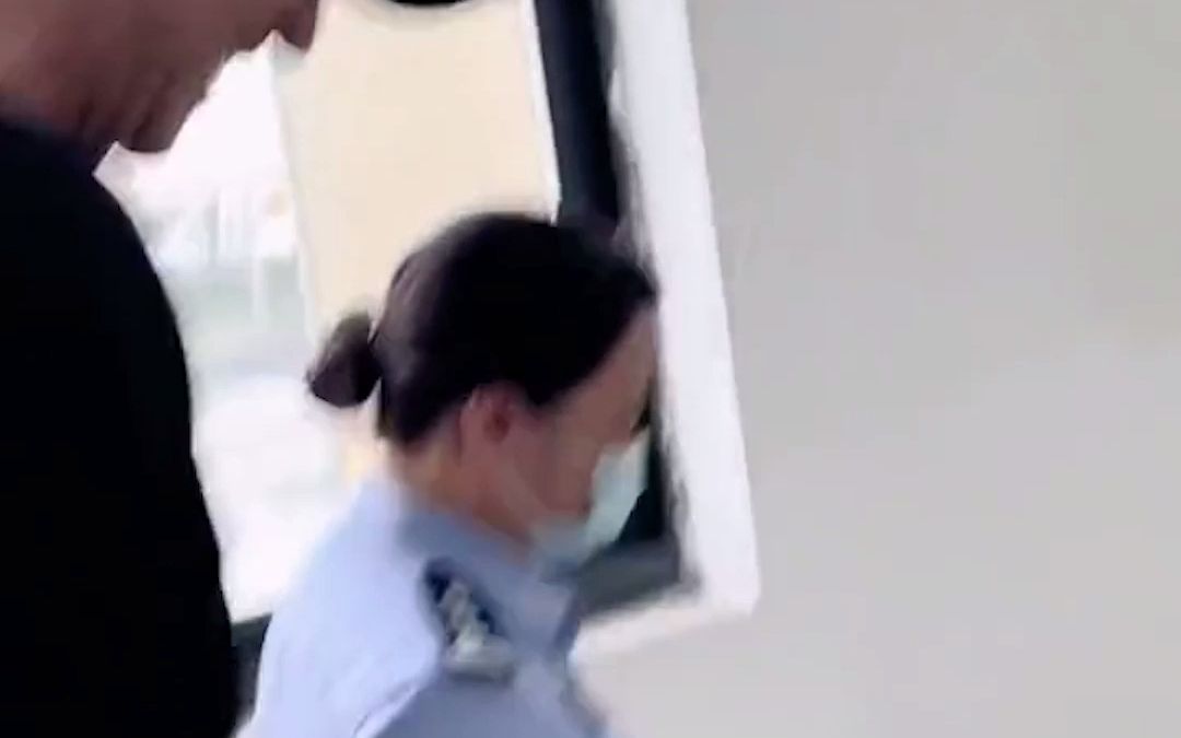 多名网友偶遇胡歌考驾照:一把过，为人亲和本人更帅