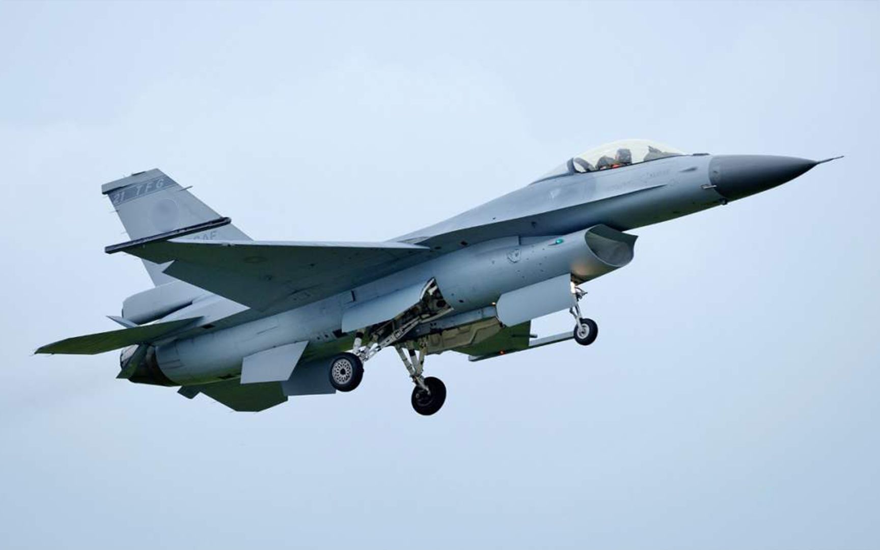 台军F-16为何频频坠毁？对台军售黑幕揭开