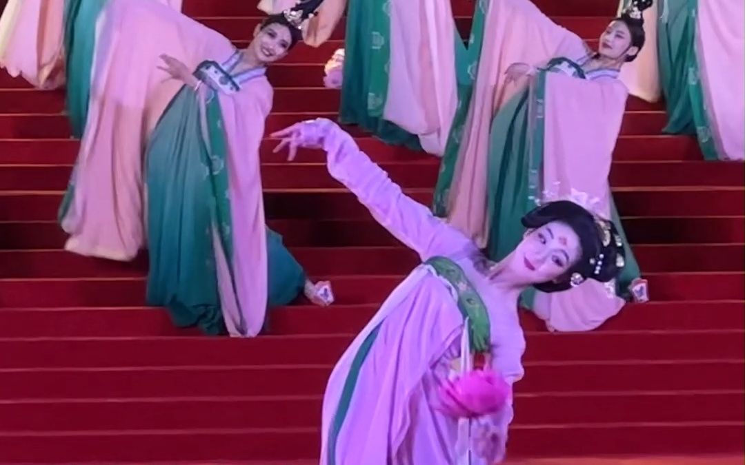 小彭带你看大唐芙蓉园里的迎宾表演！
