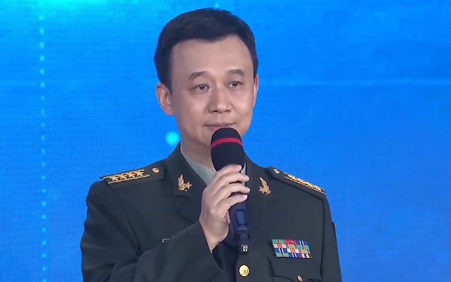 吴谦大校：和平不是天上掉下来的 好战必亡忘战必危！