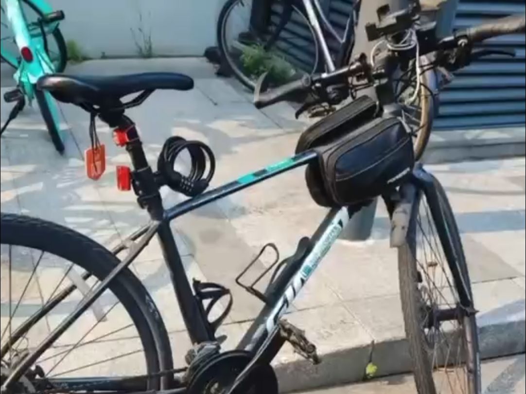 南京通报“骑自行车无牌被罚50元”：对当事民警追究执法过错责任