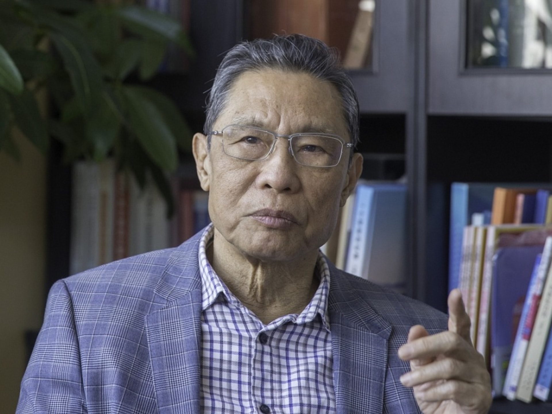 钟南山：医护人员不允许我直接进病房，也许是嫌我太老了