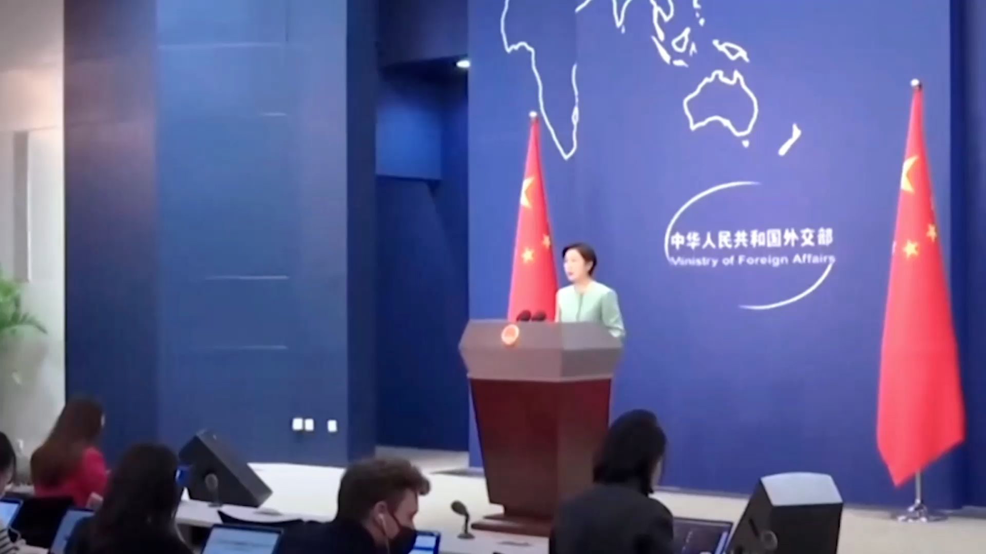 外媒引述台湾防务部门负责人言论提问 毛宁当场纠正错误称谓