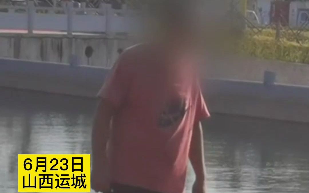 男子与家人发生矛盾跳河欲轻生，消防员狂奔跳入水中将他救起！