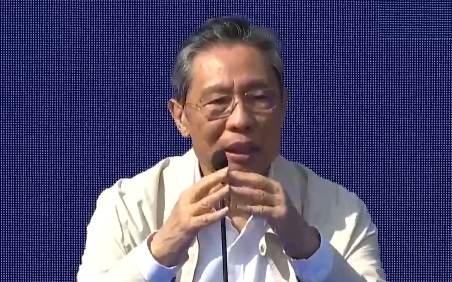 钟南山：农村百姓对新冠知晓率并不高，有个头疼发热以为抗几天就过去了