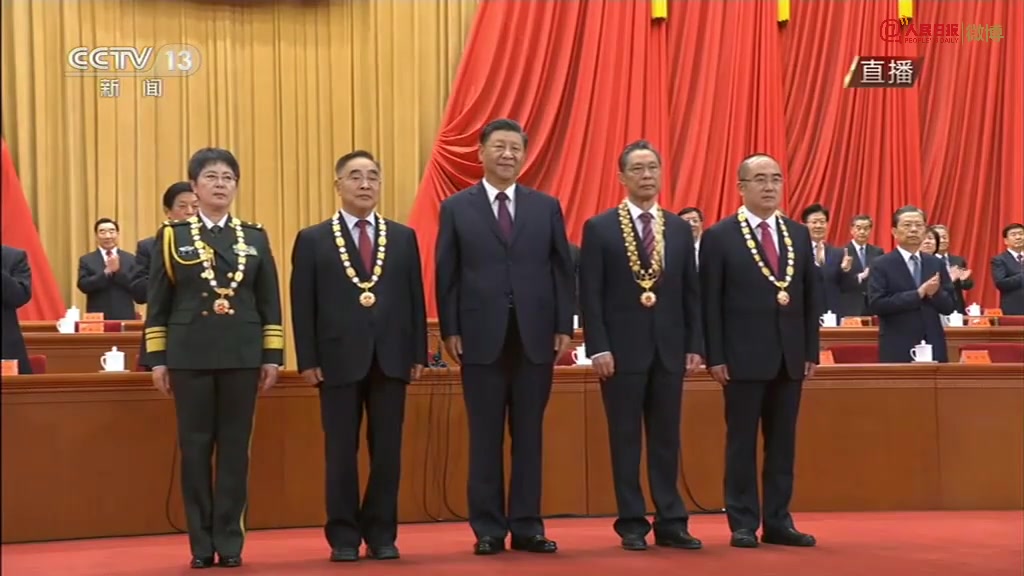 铭记这个画面！全国抗击新冠疫情表彰大会4个感人瞬间