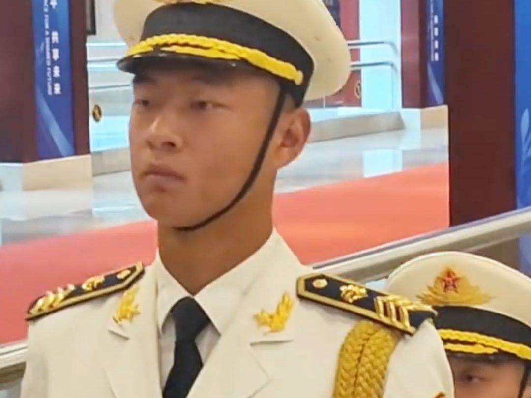 看帅气“中国排面”！解放军仪仗司礼大队亮相第十一届北京香山论坛