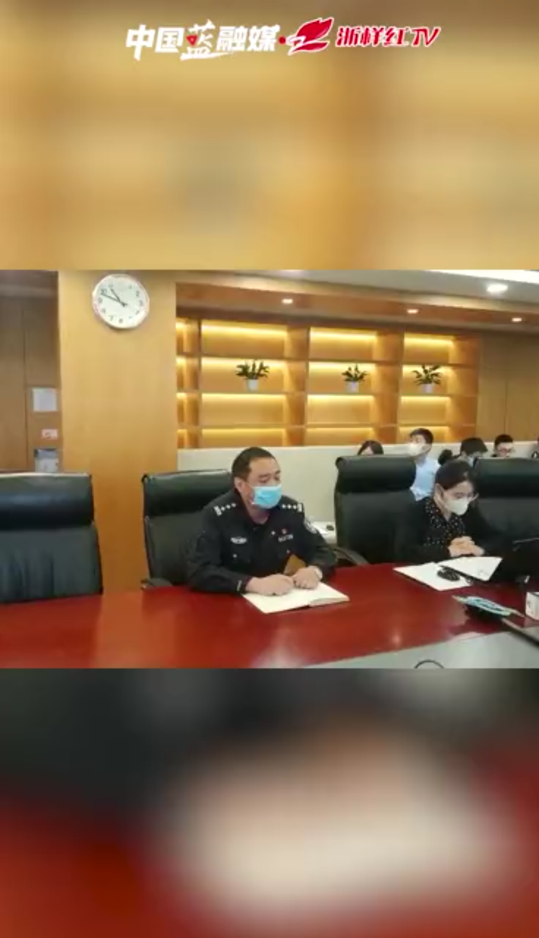 斑马线上3起事故2死2伤杭州交警约谈网
