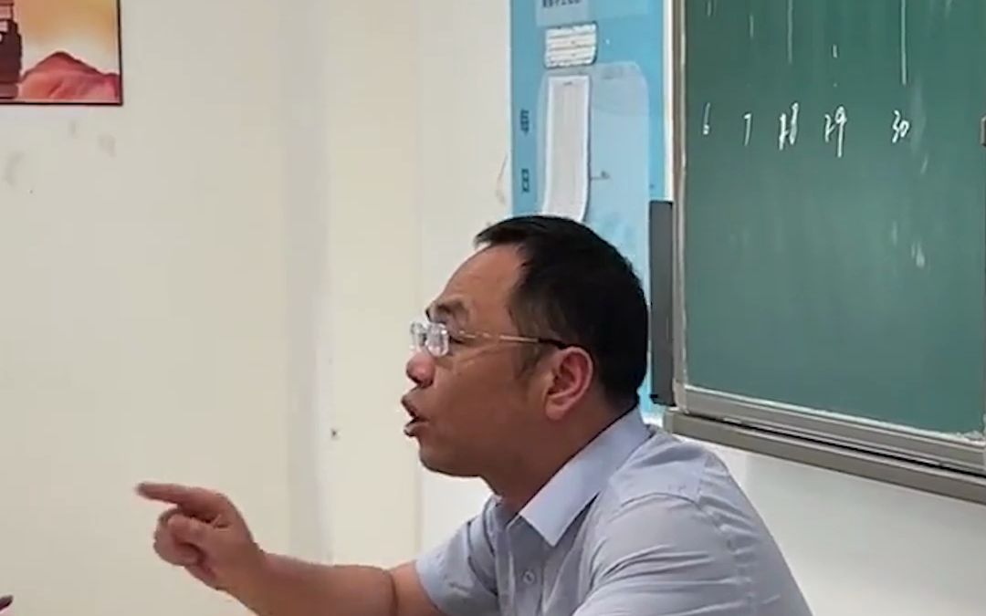 班主任最后一节课传授考试秘诀，最后三分钟严禁改答案。祝大家#高考 顺利，金榜题名！