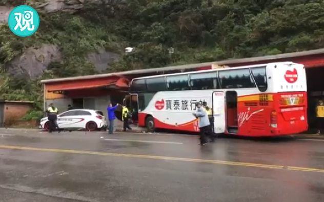 台湾旅游大巴又㕛叒叕出事了