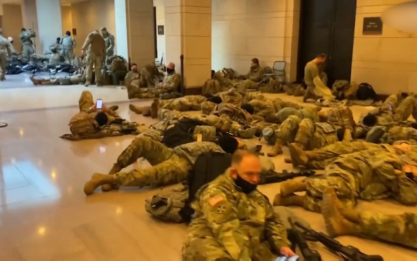 众议院弹劾特朗普当天 6600名国民警卫队士兵进驻国会