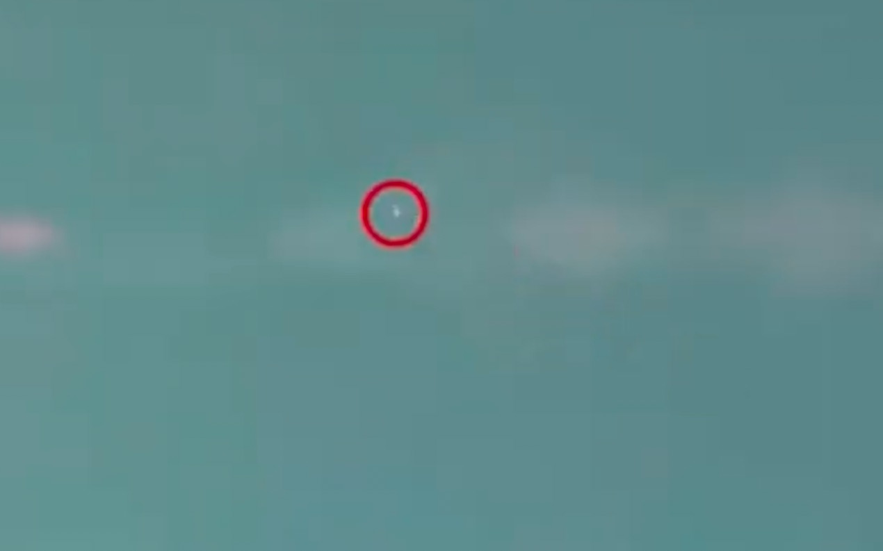 外星人降临？美国上空划过神秘火球 白光闪爆伴随巨响吓坏网友
